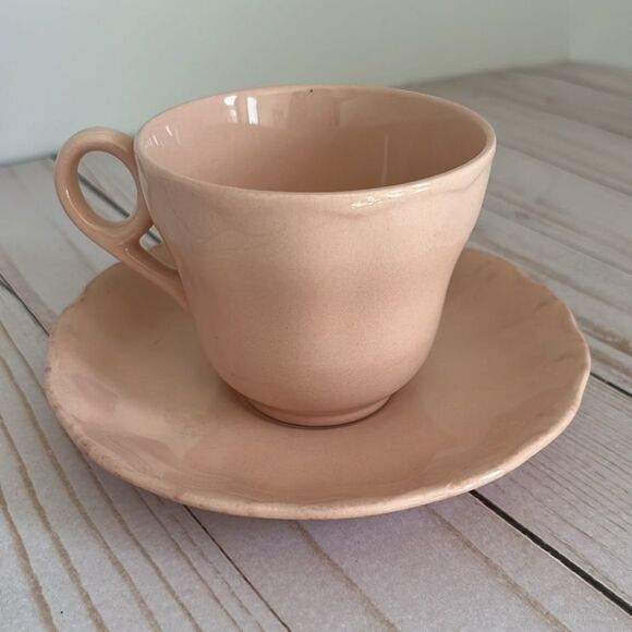 1950s Grindley peach Petalware teacup and saucer - Picture 2 of 8